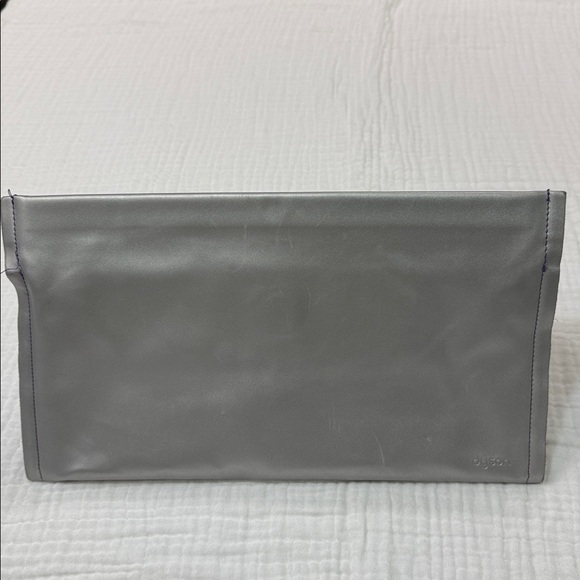 Dyson Metallic Gray Pouch - Picture 1 of 5